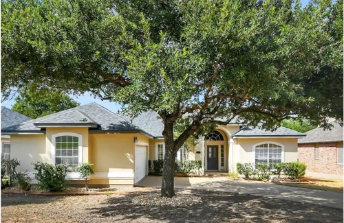 North San Antonio - SAT Maison | NEW LISTING Midtown home w pool, relax & have fun