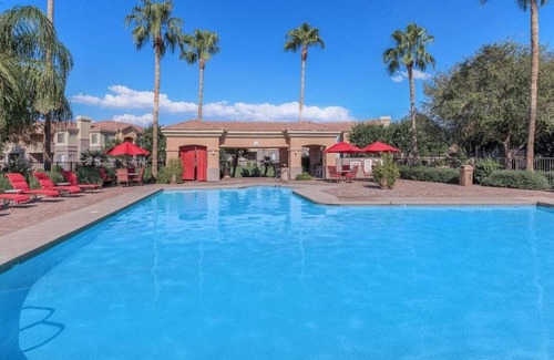 Gilbert Copropriété | New Listing! Newly Remodeled Resort Style Condo 1 Bdrm
