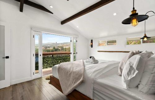 Pacific Palisades Maison | New Listing Palisades Villa by Colby & Conrad