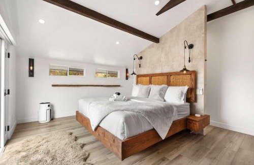 Pacific Palisades Maison | New Listing Palisades Villa by Colby & Conrad