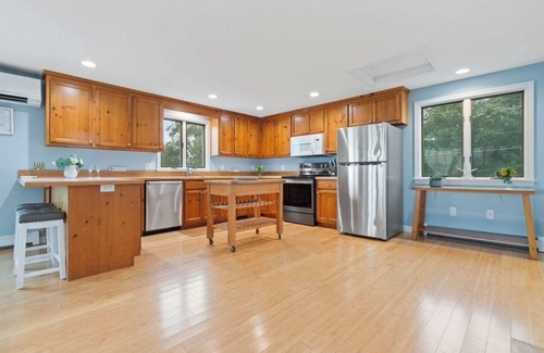 Campground Landing Cottage | New Listing!! Panoramic Bay Views!