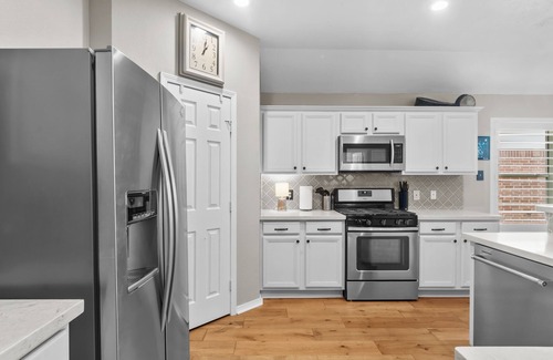 Tomball Maison | NEW LISTING - Refined Comfort Meets Pet-friendly Backyard Serenity