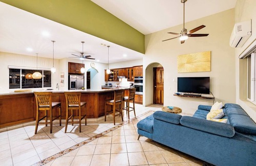 Playa Hermosa Maison | New Listing! Beautiful 3 Bedroom Home Walking distance to Playa Hermosa