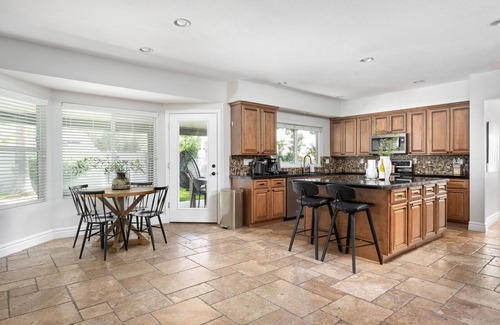 Santiago Maison | *NEW* Lux 5 Bedroom Spanish Villa w/ Heated Pool