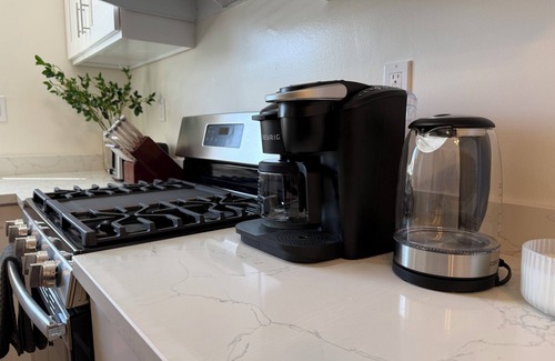 Old Mountain View Maison | New Lux and Cozy MTV Downtown Traveler's Dream Home