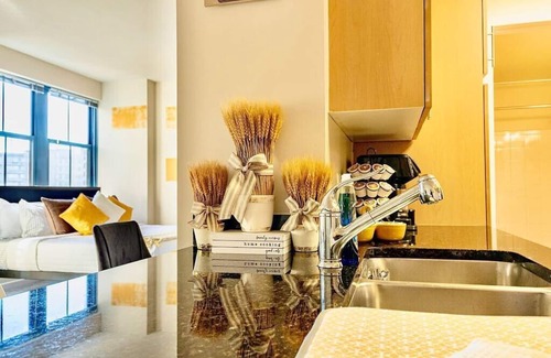 Pentagon City Appartement | NEW! Lux DMV-WiFi-Cozy Suite-DC Airport
