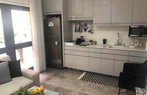 Talbieh Villa | New luxurious apt, the BEST location in Jerusalem
