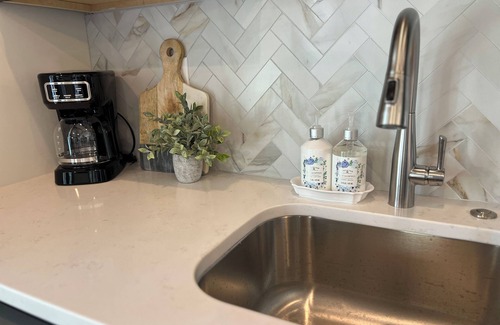 Auburn Cottage | New Luxury 1BR Cottage in Downtown Auburn!!