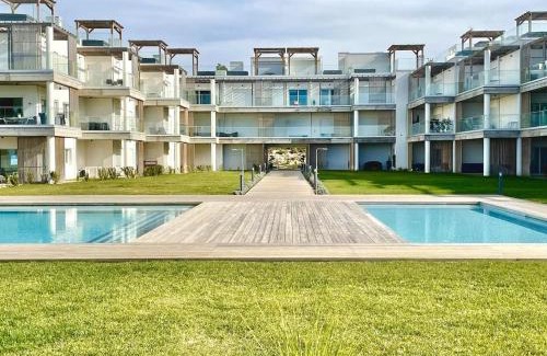 Nazare Appartement | New Luxury Apartment, Sea View with Pool & Gym