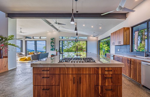 Portalon Maison | New Luxury Home - 180 degree Ocean Views - Pool/Hot tub -Sleeps 11 - Chef avail