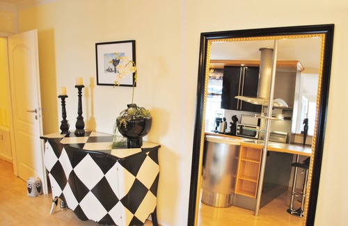 Binz Appartement | Nouveau! Penthouse de luxe dans un emplacement 1A avec sauna et terrasse sur le toit, chaise de plage sur la plage