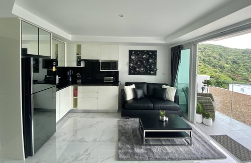 Karon Appartement | New luxury sea-view apartment in 5 min drive from beach!