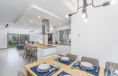 Sveta Nedelja Villa | NOUVEAU Villa de luxe spacieuse Aurelia avec piscine chauffée