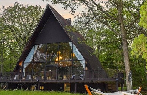 Jim Thorpe Cabine | *NEW* Luxury Designer A-Frame W/ Cedar Hot tub