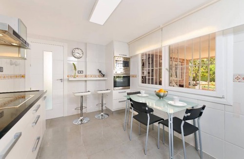 Barrio de la Vega Villa | NOUVEAU VILLA DE LUXE C & C. PISCINE PRIVÉE, JARDIN ET BARBECUE.
