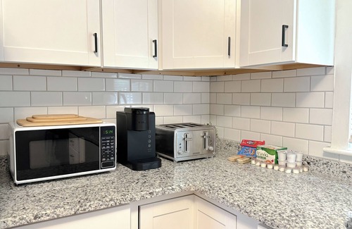 Hudson Appartement | NEW - Mins to Manchester NH and Lowell MA - Family Friendly - 1st Floor - W/D
