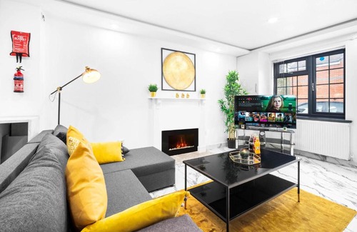 Bordesley Appartement | New Modern 2 Bedroom House By Azura Nights