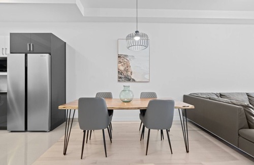 La Petite-Patrie Appartement | New Modern 2bdr Apartment in Little Italy Unit 202