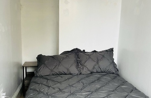 Queens Maison | New modern 4bed apt in trendy Queens near AirTrain