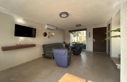 Boulevard Barra Vieja Maison | New Modern Acapulco Diamante House Getaway with Pool View and Beach Club