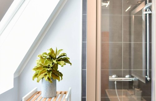Cottbus Appartement | NOUVEAU! Appartement moderne dans un emplacement privilégié du vieux marché!