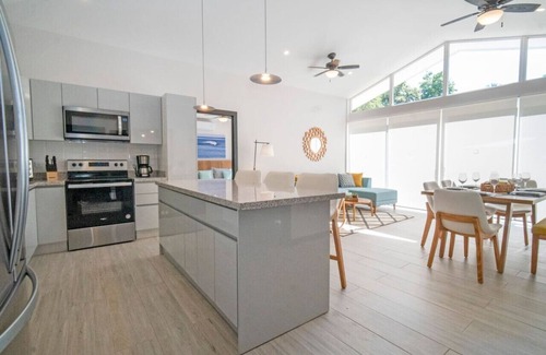 Avellanas Beach Maison | New modern home in the heart of Playa Avellanas