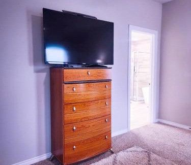 Oklahoma City Maison | New Modern Home, Game Room, Gym, 6 beds, Fast Wifi