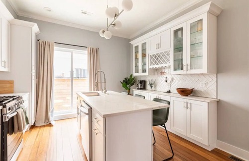 East Passyunk Crossing Maison | New modern home in welcoming South Philly neighborhood
