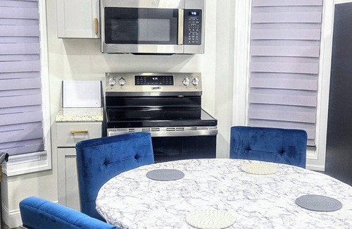 Downtown Niagara Falls Appartement | New & Modern Home - Just a 5-Minute Walk to the Falls!"