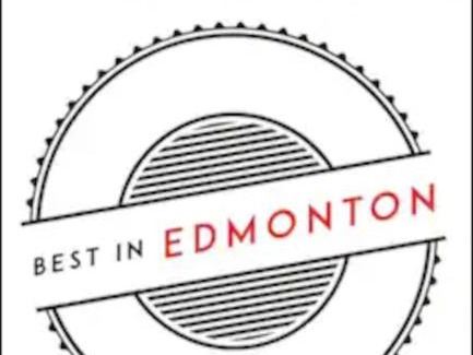 West Edmonton Appartement | NEW Modern Home - Sleeps 8 - Foosball - Deck & BBQ