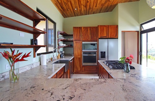 Tierras Morenas Maison | New Modern Home with Best view of Arenal Volcano and Lake Arenal