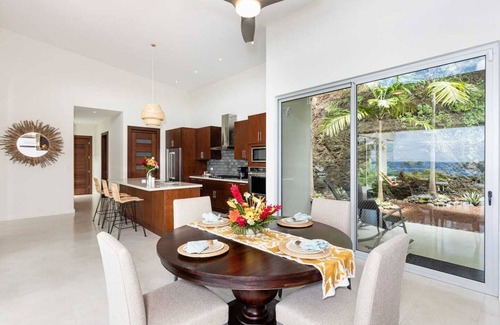 Playa Hermosa Maison | New Modern Ocean View Home in Playa Hermosa - Casa Plumnelly