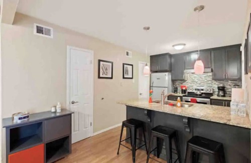 Thunderbird Maison | New Modern Two BR Condo near Franklin Mountains