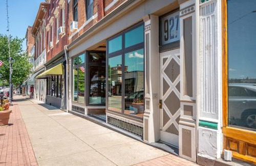Newport Maison | New Monmouth Loft 1 - City Chic 1 BDR