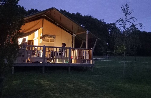 Saint-Cassien Location De VR | NEW Monpazier Glamping safari tent family site Experience the great outdoors