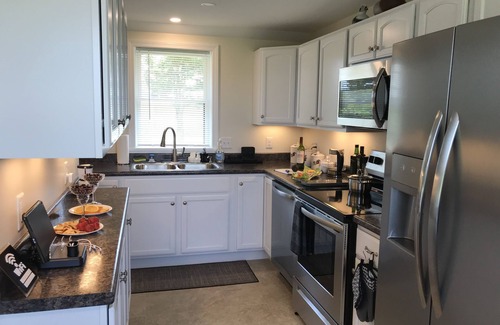 Barnstead Maison | NEW! Mountain Breeze House +250 Acres Farm And Forest