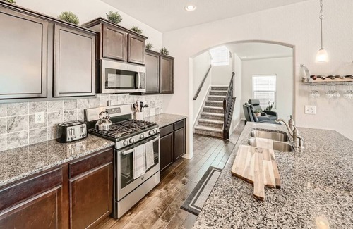 Woodmoor Maison | New Mountain Retreat Escape Minutes from Air Force