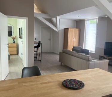 Wunsdorf Appartement | New Nomads Ferienwohnung am See