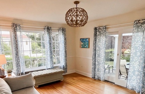 South Nyack Maison | NEW! Nyack Beauty ⭐️⭐️⭐️⭐️⭐️ Luxury home with stunning Hudson River views - sleeps 8