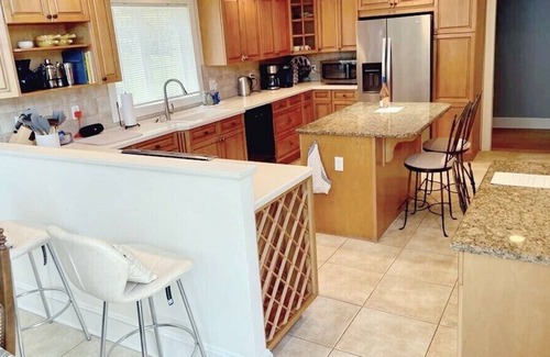 South Nyack Maison | NEW! Nyack Beauty ⭐️⭐️⭐️⭐️⭐️ Luxury home with stunning Hudson River views - sleeps 8