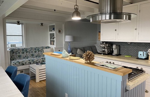 Peaks Island Maison | New Ocean-front, Peaks Island, Portland home, Beaches,