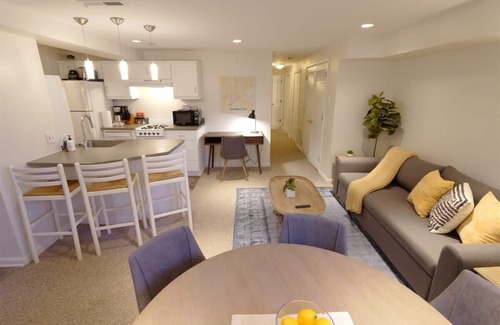 Capitol Hill Appartement | NEW On the Park! 2 bed Apt, Walk to Capitol & Parking!