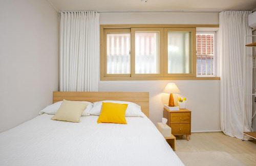 Seongsu Appartement | New Open 화이트우드 리트릿 성수