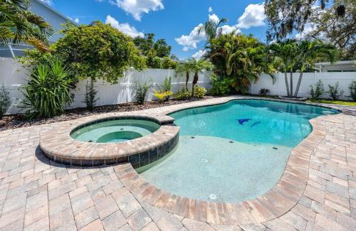 Palm Harbor Maison | NEW! Palm Harbor Hideaway - Beautiful, Spacious 4BR Home with Amazing Pool