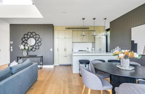 Collaroy Appartement | New Penthouse with Ocean & Golf Course Views