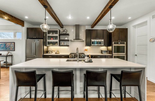 University Park Maison | New! Perfect for group/family! Trampoline/FirePit