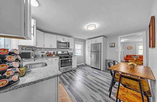 West Mifflin Maison | NEW! Pet-Friendly 4BR Near Kennywood & Pittsburgh