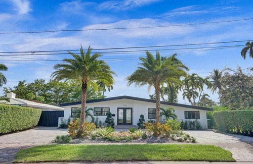 Hendricks and Venice Isles Maison | New ! Pool house 3-bedroom home Victoria Park