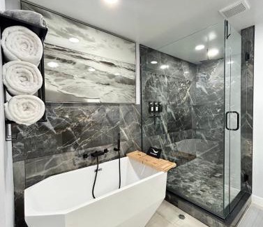 Phoenix Maison | NEW! Private Lux Home Near Airport, Affordable AZ