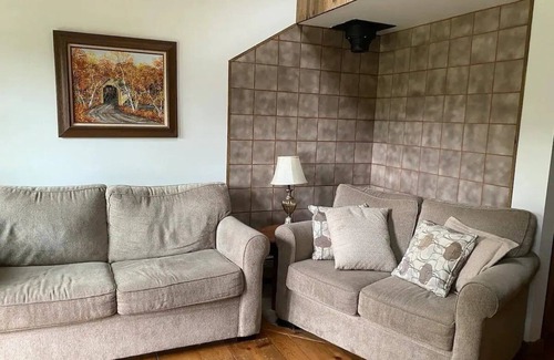 Canaan Autre | NEW RENO - Chalet-style farm loft near Tanglewood